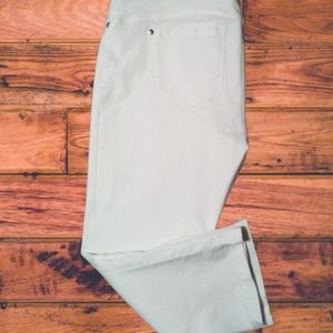 Nygard LUXE Denim White Capri Jeans M(10-12)